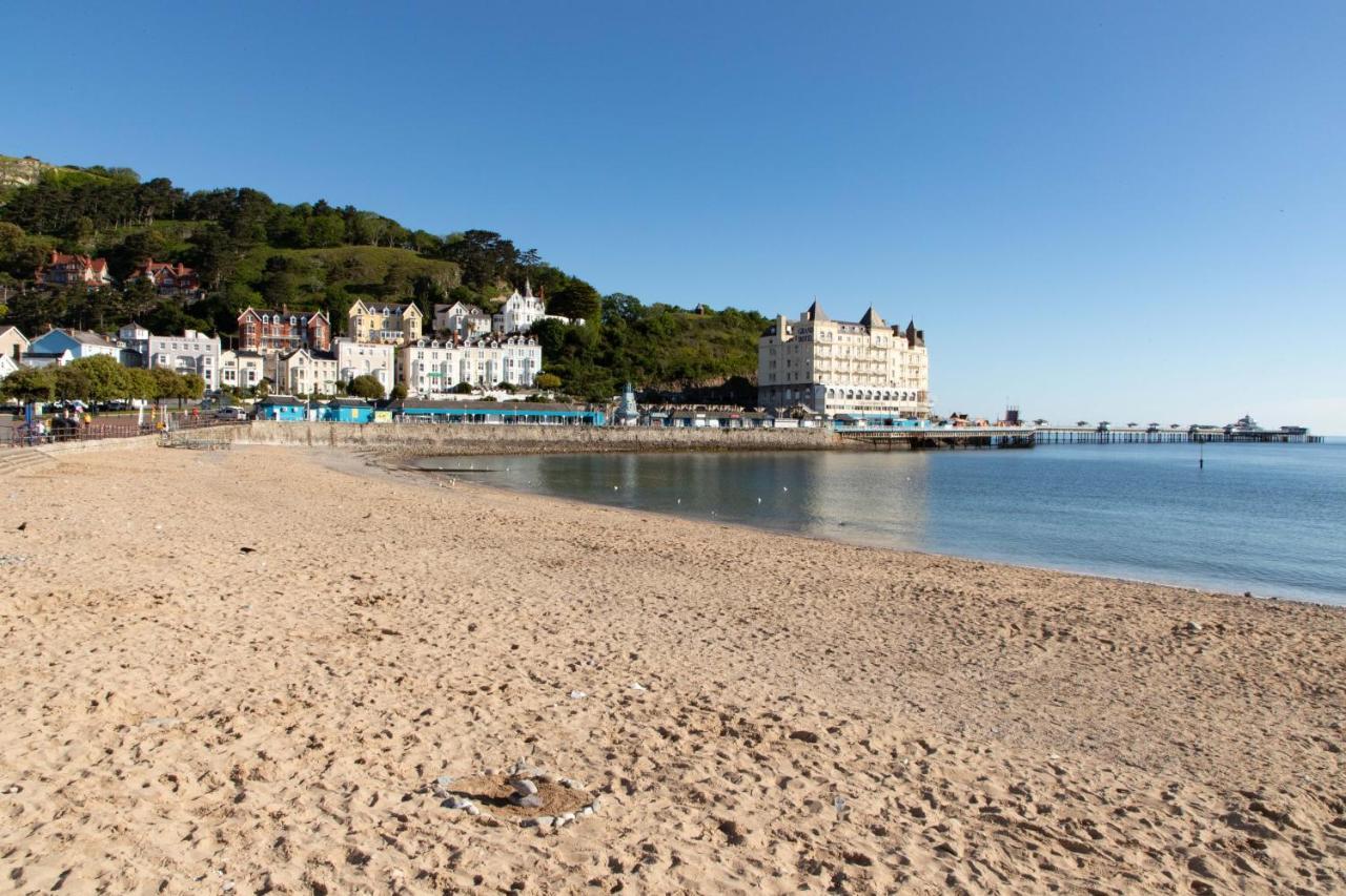 The Marine Hotel Llandudno Exterior photo